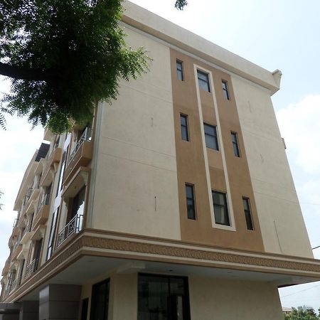 Sai Heera Residency Hotel Ширди Екстериор снимка