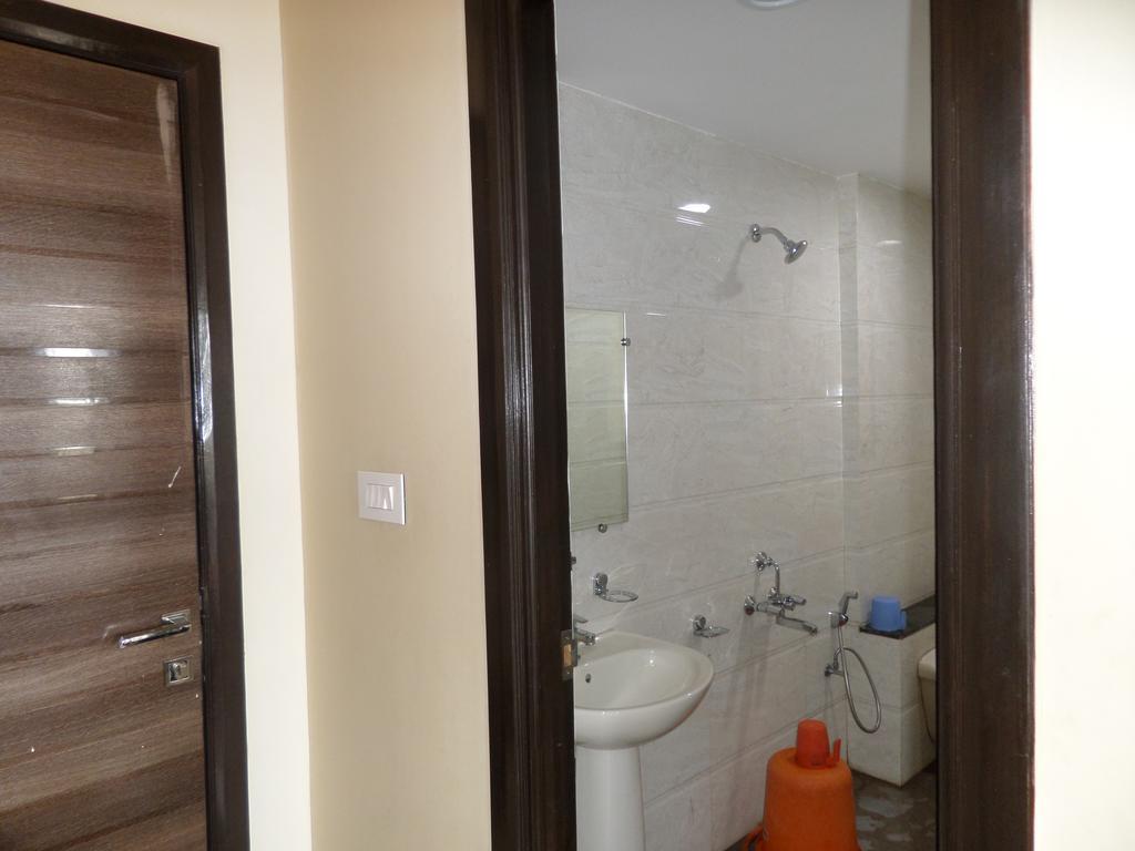 Sai Heera Residency Hotel Ширди Екстериор снимка