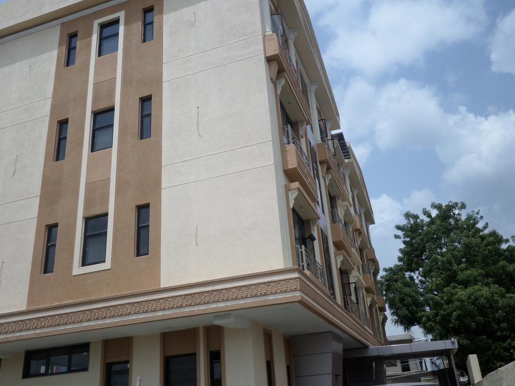 Sai Heera Residency Hotel Ширди Екстериор снимка