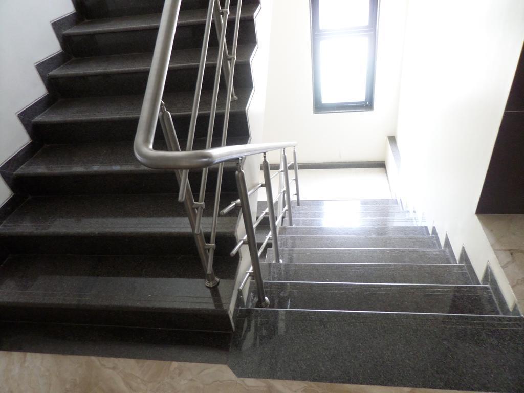 Sai Heera Residency Hotel Ширди Екстериор снимка